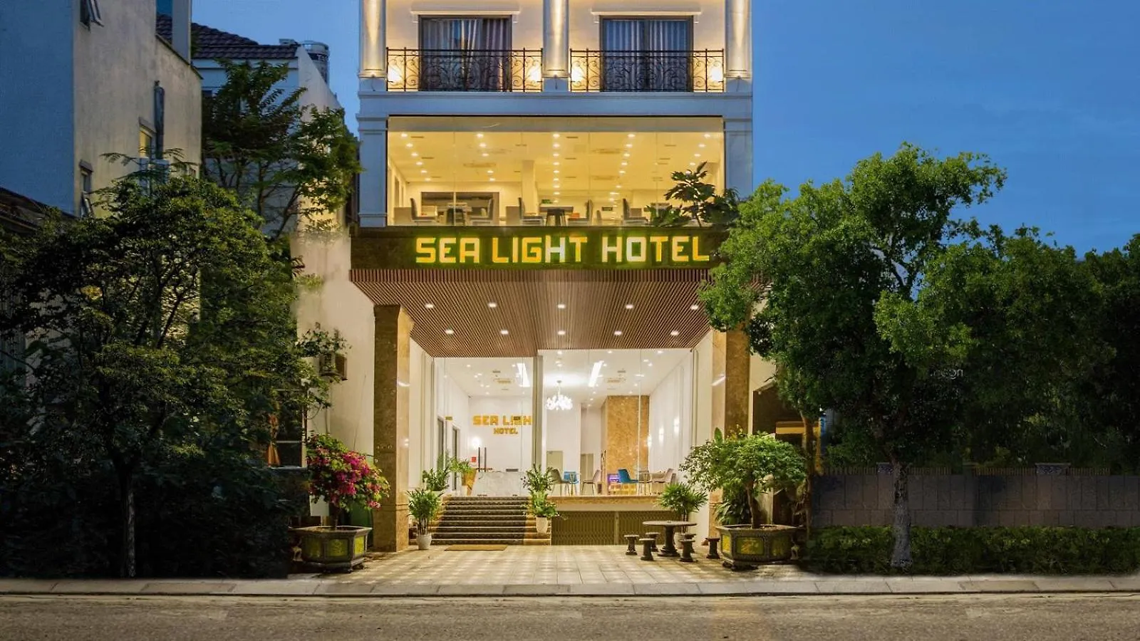 Sea Light Hotel Da Nang 4*,  Vietnam